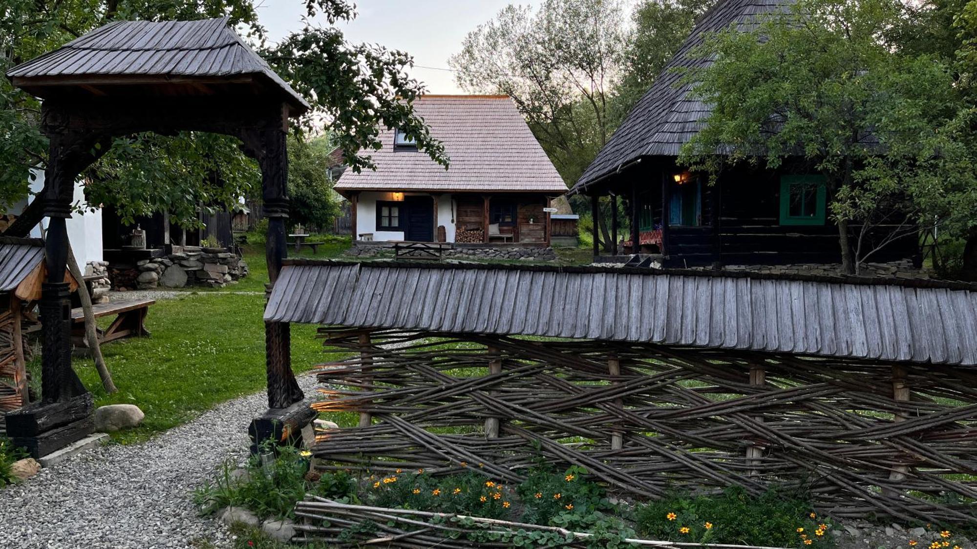 The Village Pension Breb Buitenkant foto